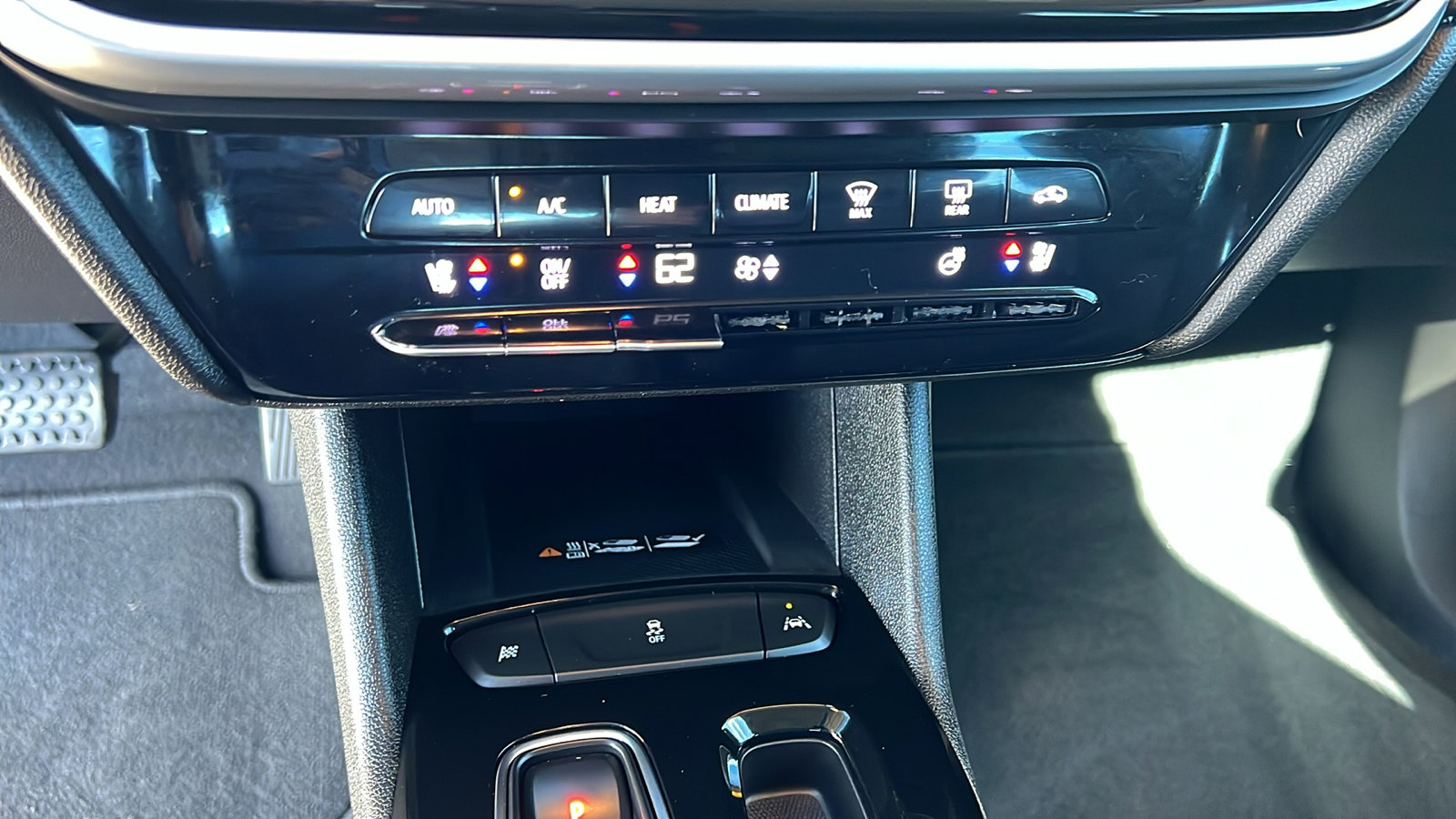 Certified 2023 Chevrolet Bolt EUV LT w/ Convenience Package image 21