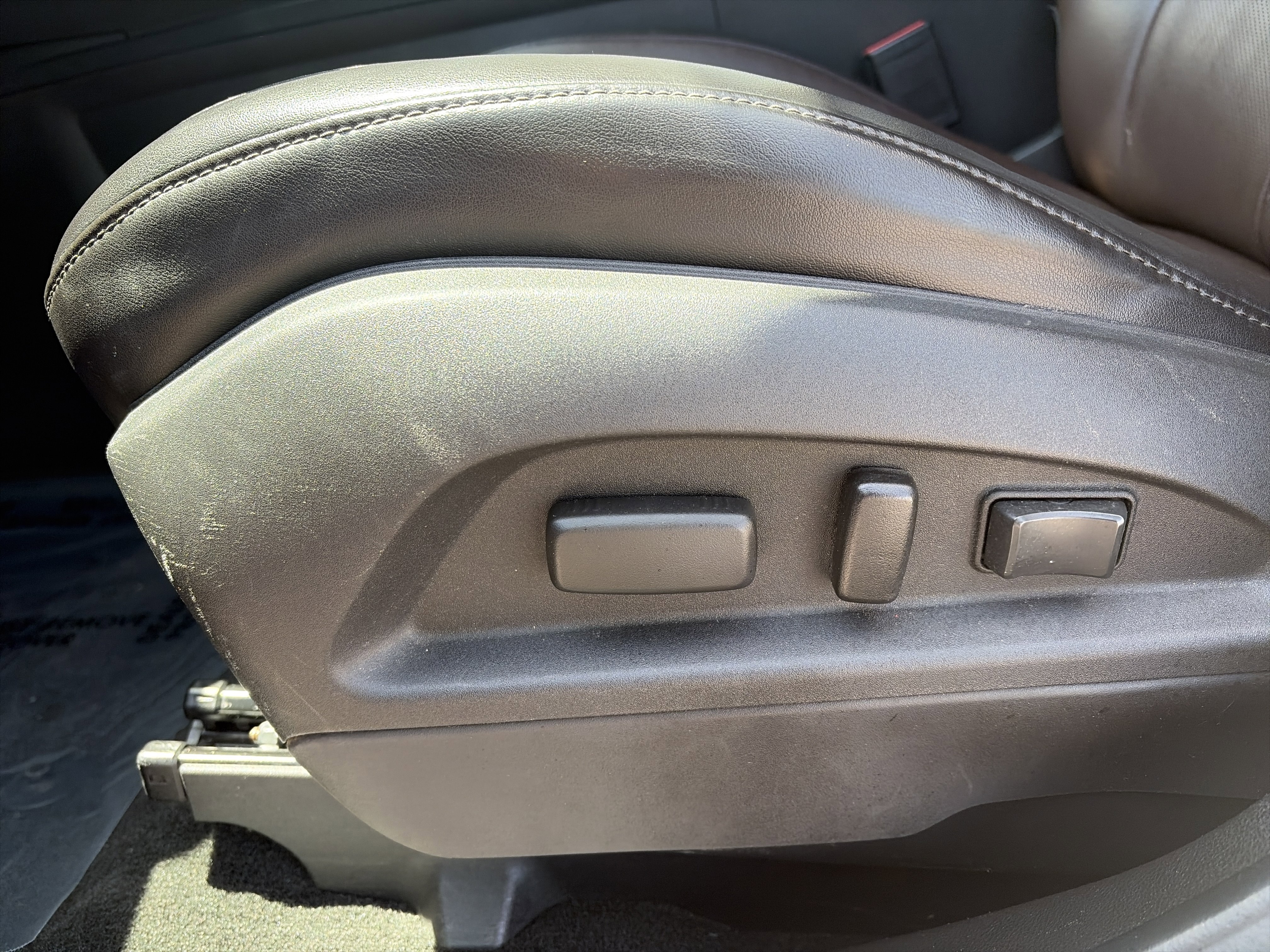 Used 2014 GMC Terrain SLT w/ Chrome Appearance Package AWD/4WD image 16