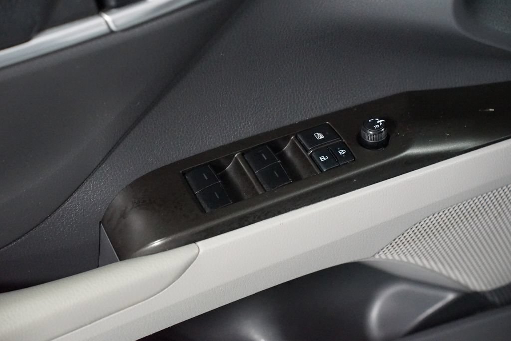Certified 2022 Toyota Camry LE FWD image 28