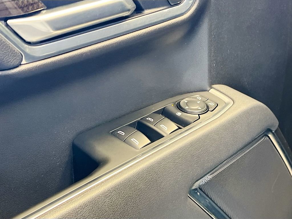 Used 2025 Chevrolet Silverado 1500 LT Trail Boss AWD/4WD image 18