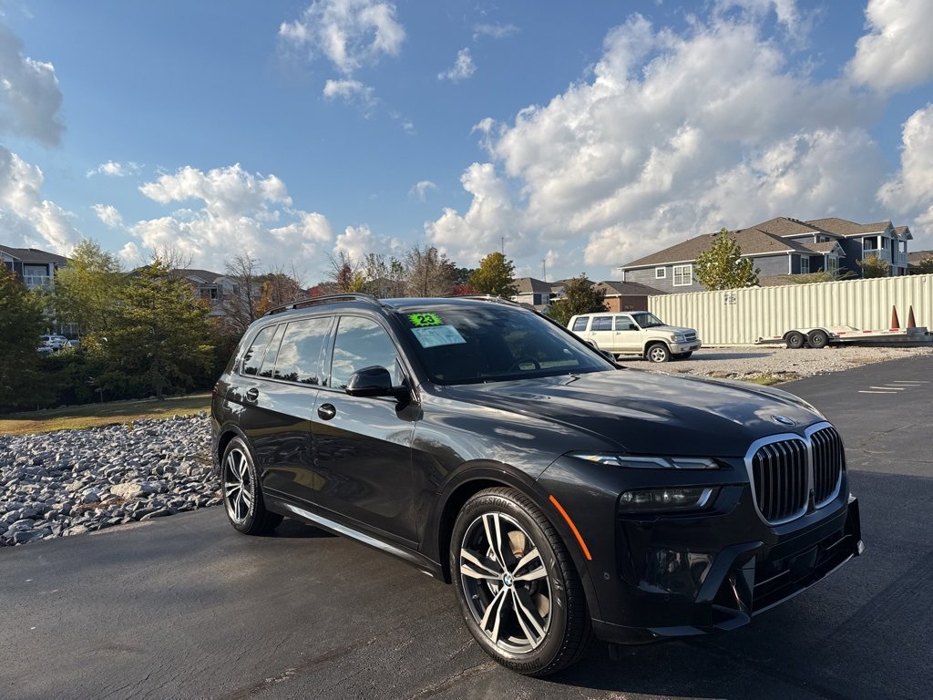 Used 2023 BMW X7 xDrive40i w/ M Sport Package image 7