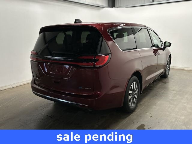 Used 2023 Chrysler Pacifica Touring-L image 35