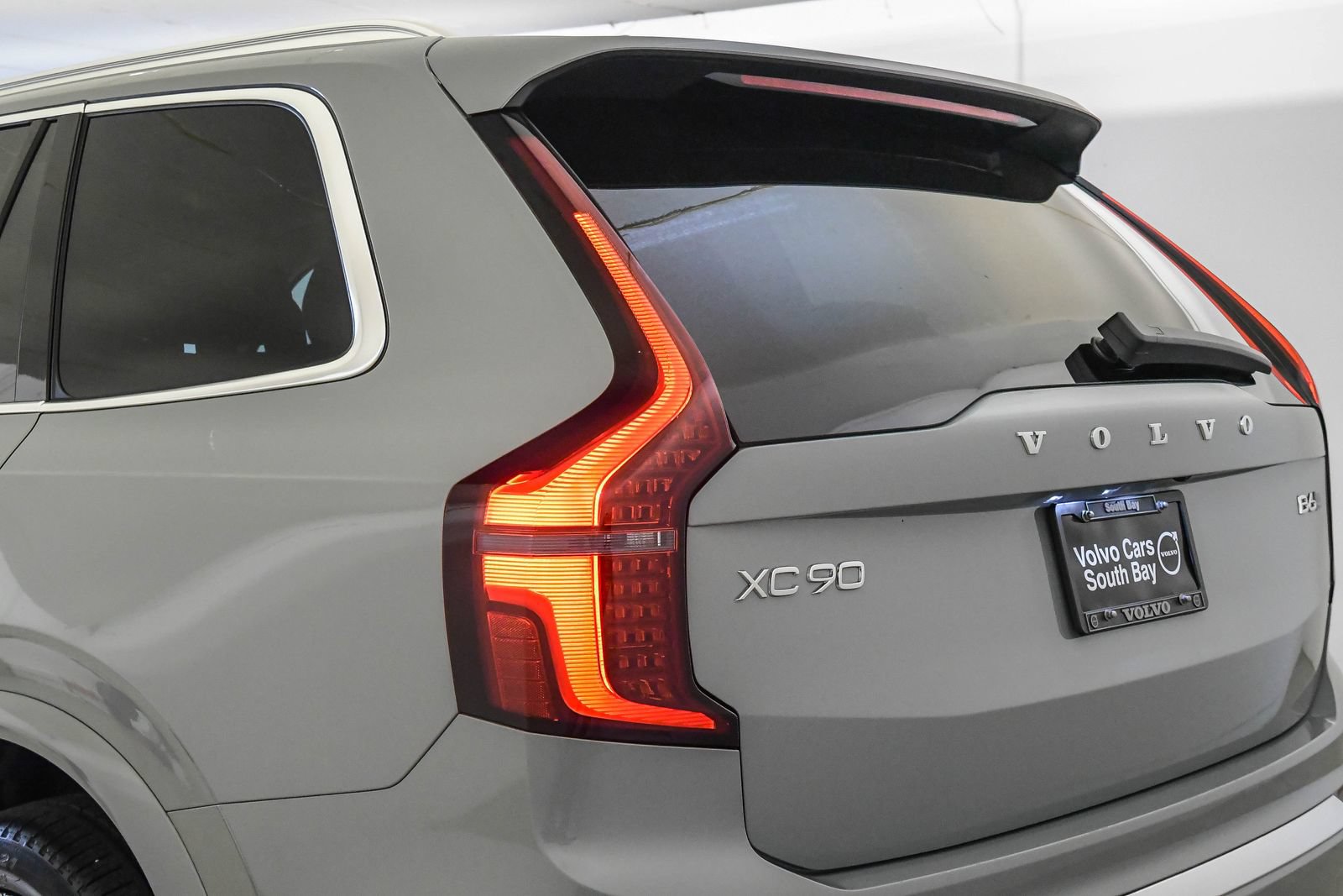 Certified 2026 Volvo XC90 B6 Plus AWD/4WD image 11