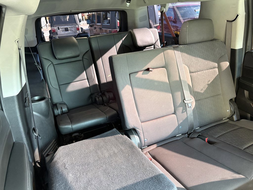 Used 2020 Chevrolet Suburban 4WD w/ Max Trailering Package image 20