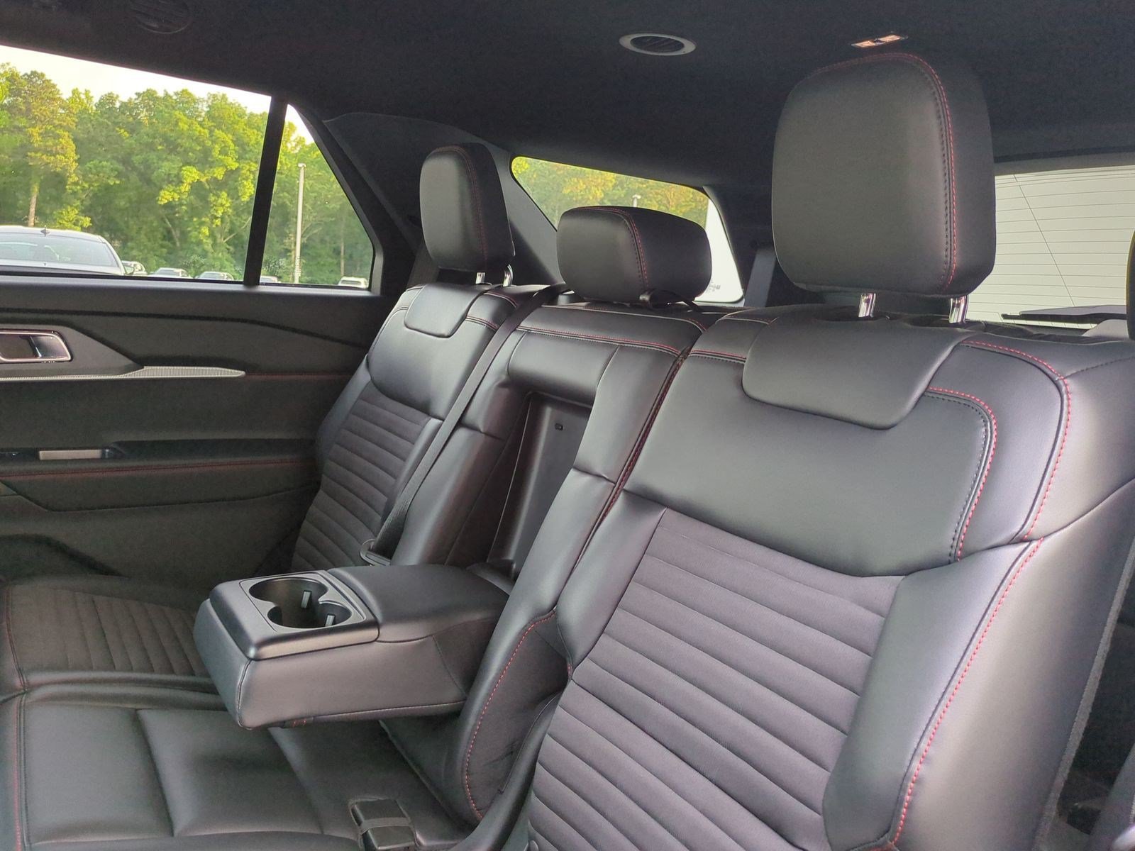 Used 2026 Ford Explorer ST-Line w/ Premium Package RWD image 31