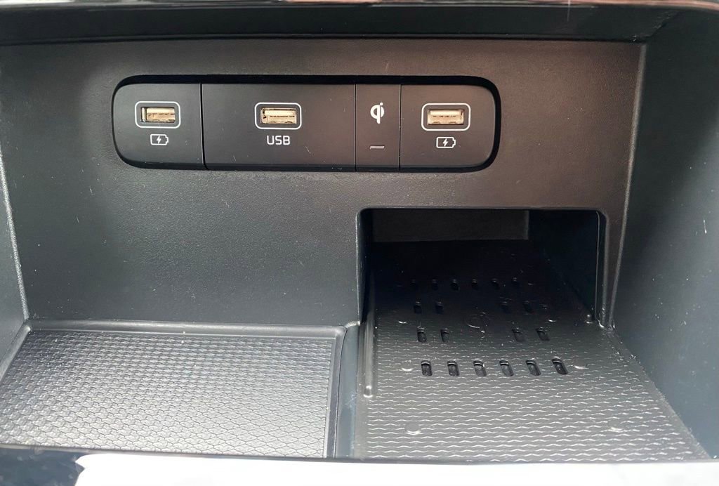 Certified 2023 Kia Carnival EX image 12