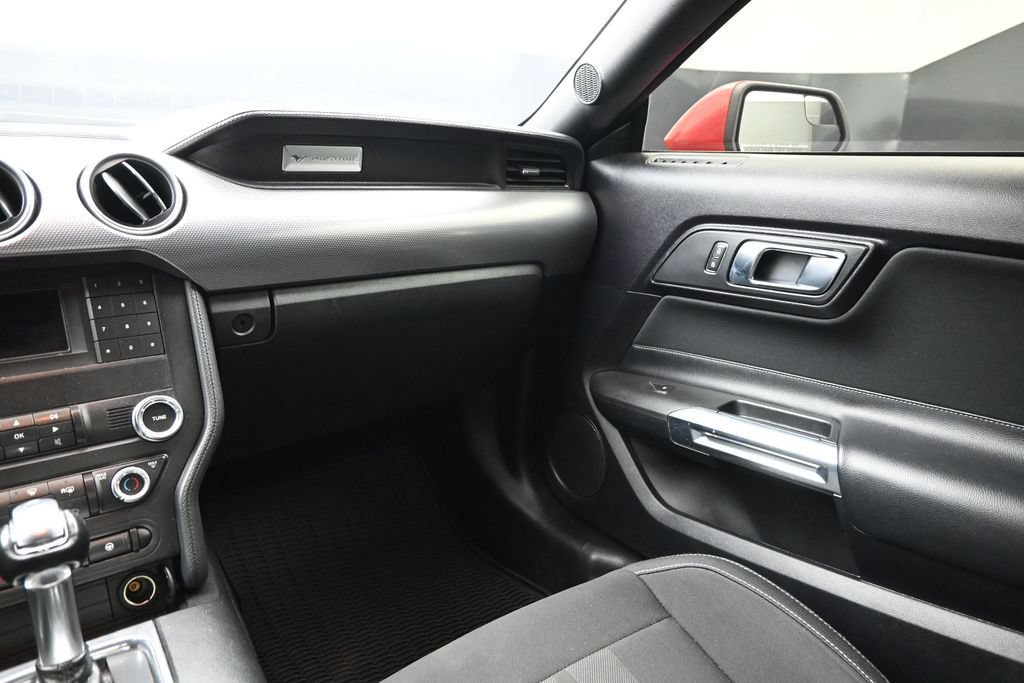 Used 2019 Ford Mustang GT RWD image 5