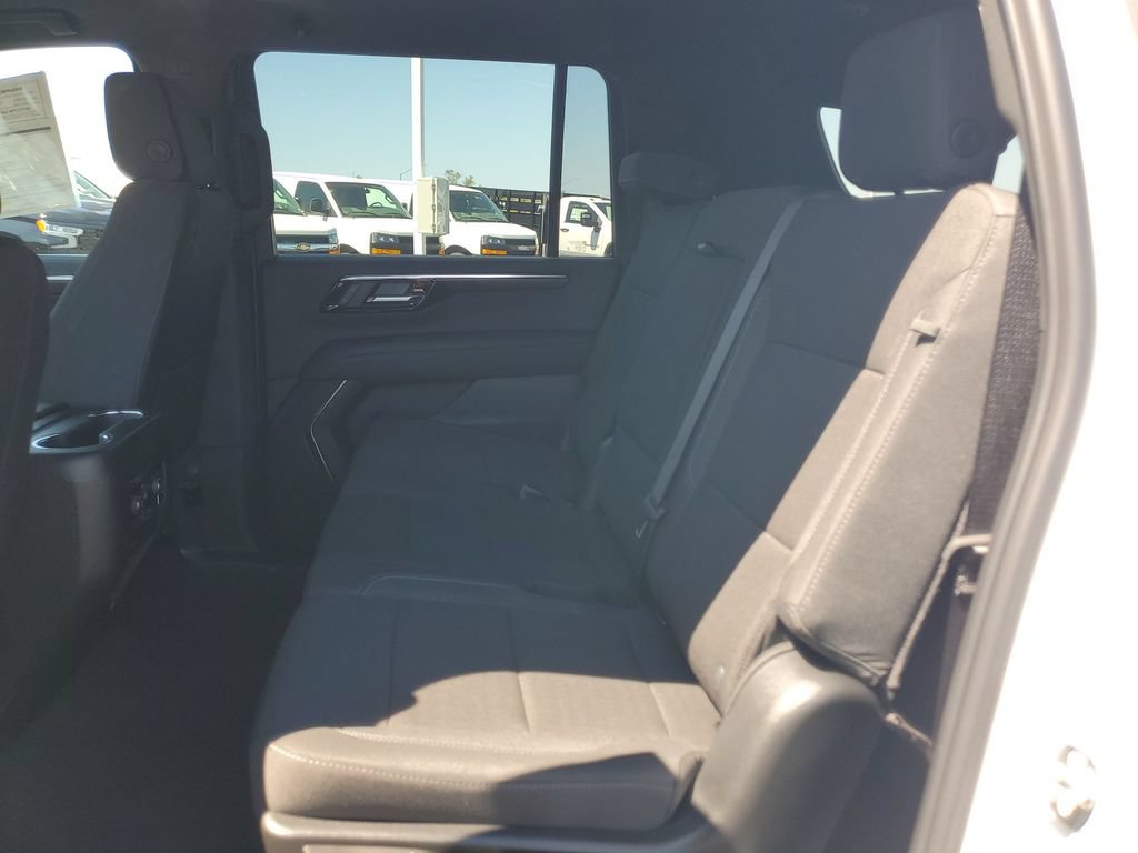 Used 2026 Chevrolet Suburban LS RWD image 23