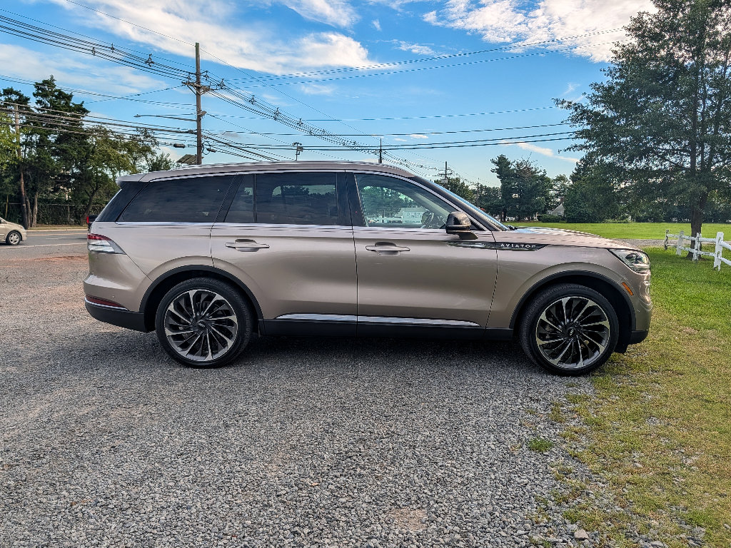 Used 2020 Lincoln Aviator Reserve w/ Equipment Group 202A AWD/4WD image 4