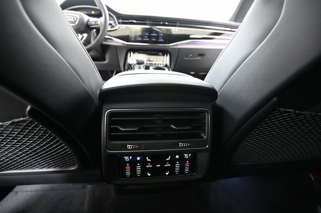 New 2026 Audi Q8 Prestige image 32