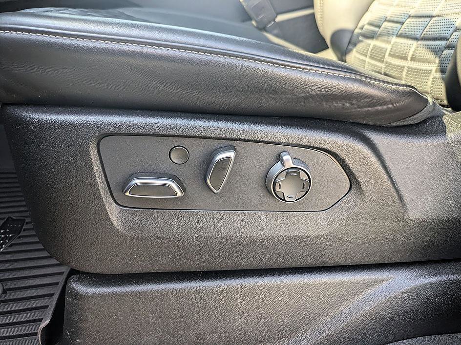 Certified 2024 Cadillac Escalade Premium Luxury Platinum image 12