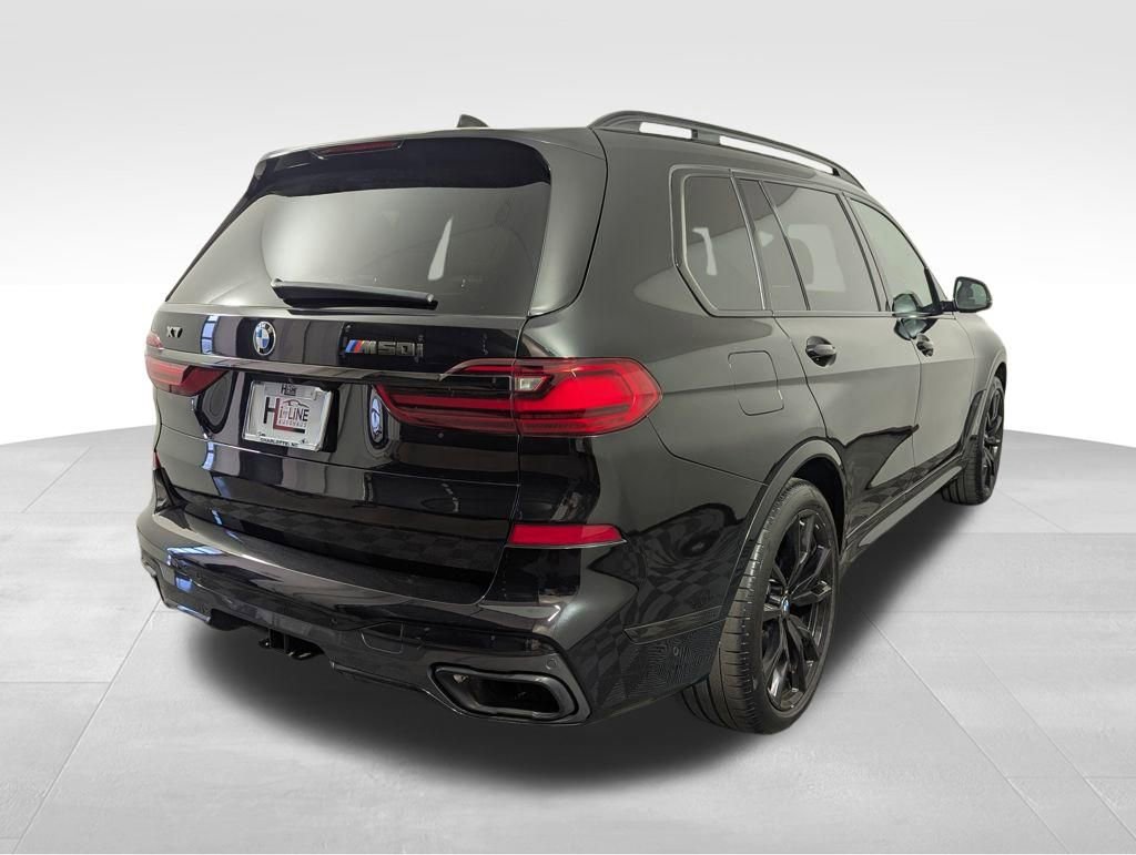 Used 2021 BMW X7 M50i image 23