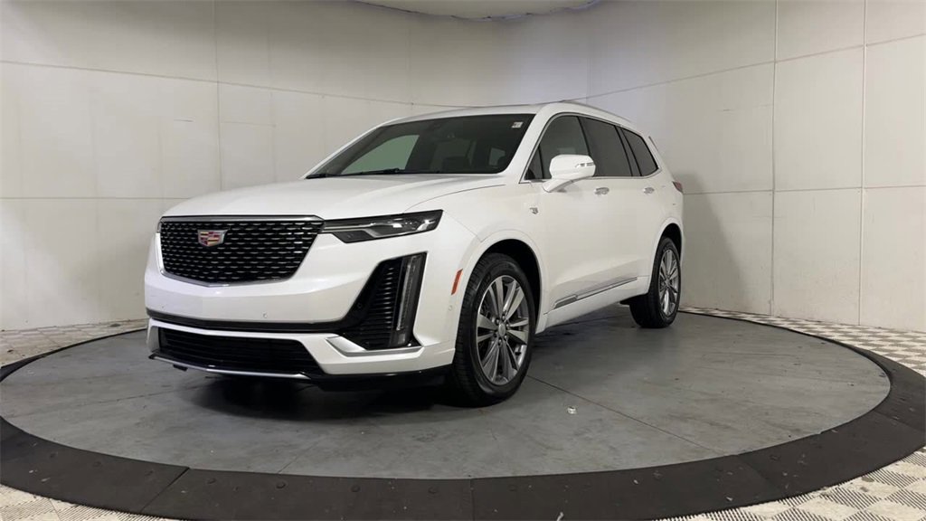 Used 2023 Cadillac XT6 Premium Luxury image 4