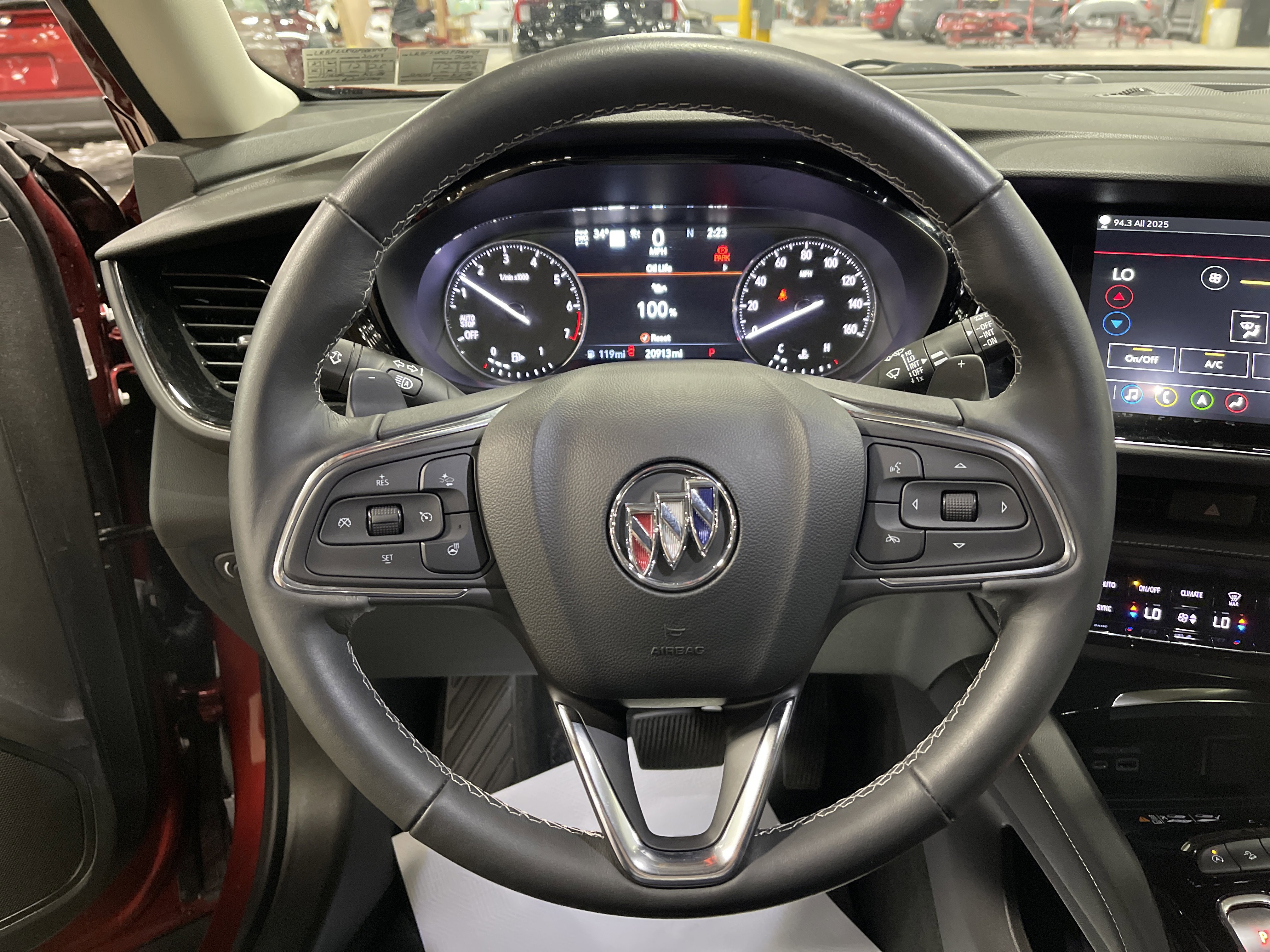 Used 2023 Buick Envision Avenir image 18