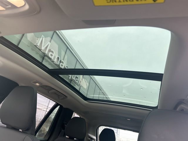 Certified 2025 Volvo XC90 B6 Plus image 27