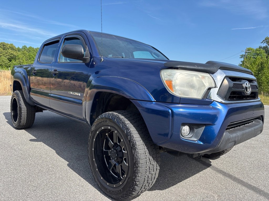 Used 2014 Toyota Tacoma 4x4 Double Cab w/ SR5 Package image 7