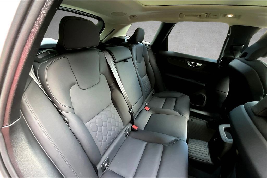 New 2026 Volvo XC60 T8 Plus w/ Climate Package AWD/4WD image 10