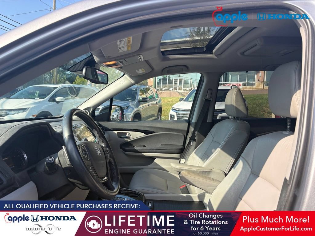 Used 2017 Honda Pilot Touring image 6