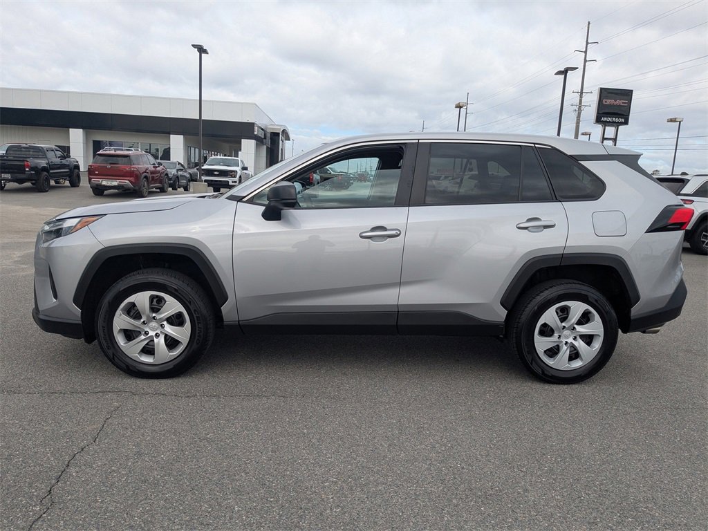 Used 2023 Toyota RAV4 LE image 7