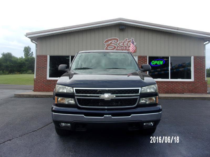 Used 2006 Chevrolet Silverado 1500 LT w/ Light Duty Power Package AWD/4WD image 2