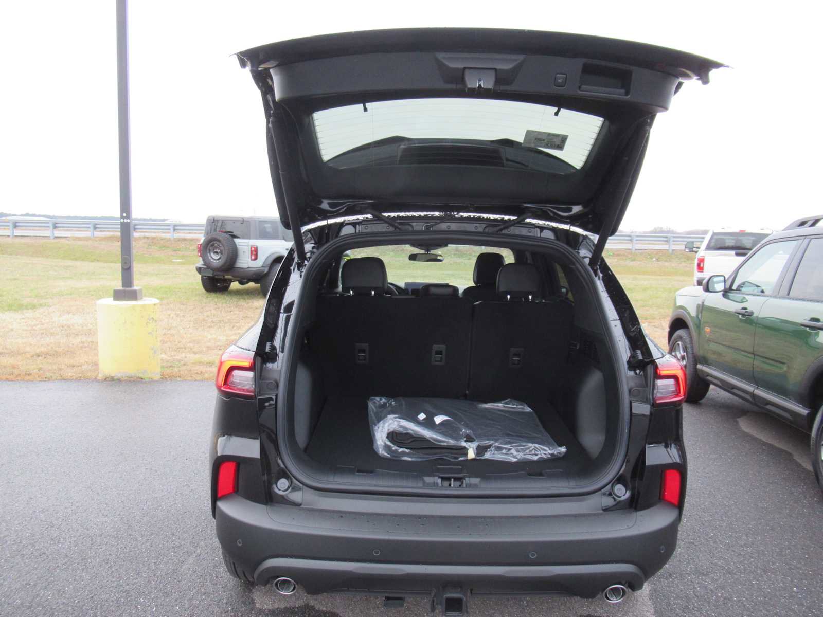 New 2025 Ford Escape ST-Line Select w/ Tech Pack #1 image 16