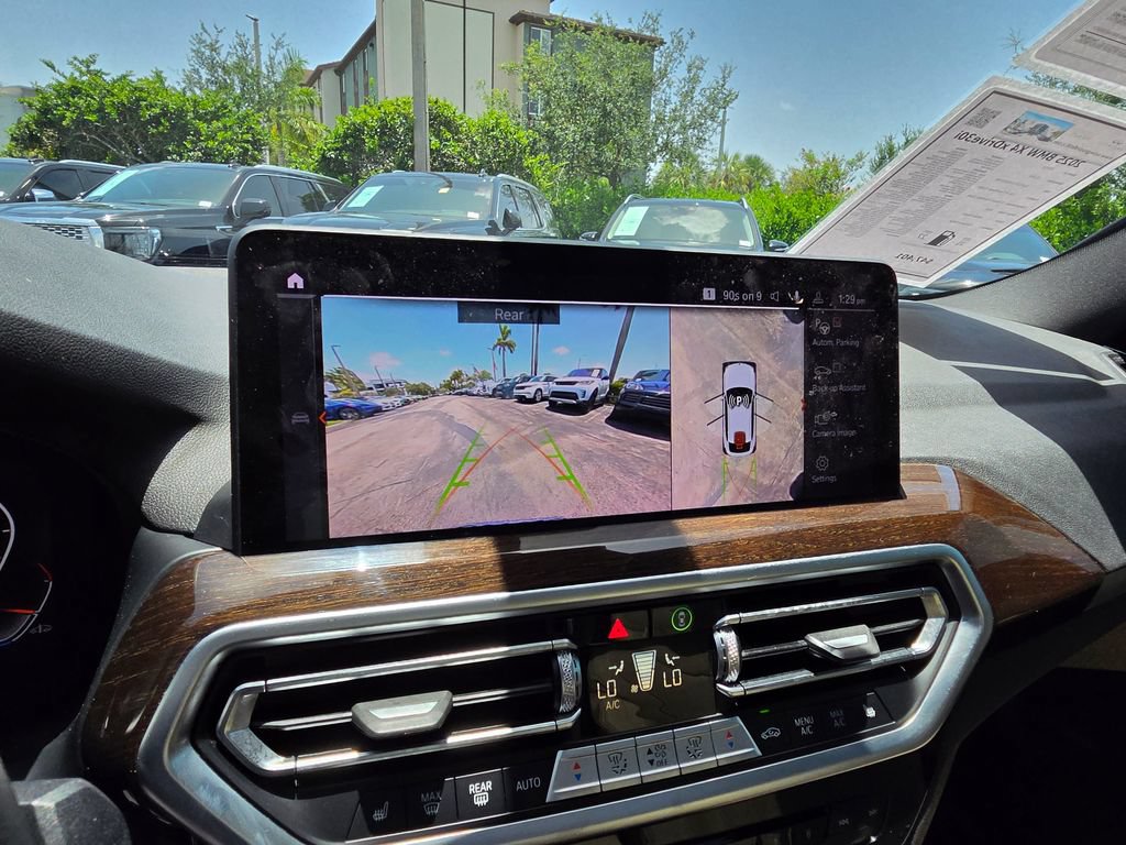 Used 2025 BMW X4 xDrive30i w/ Premium Package AWD/4WD image 4