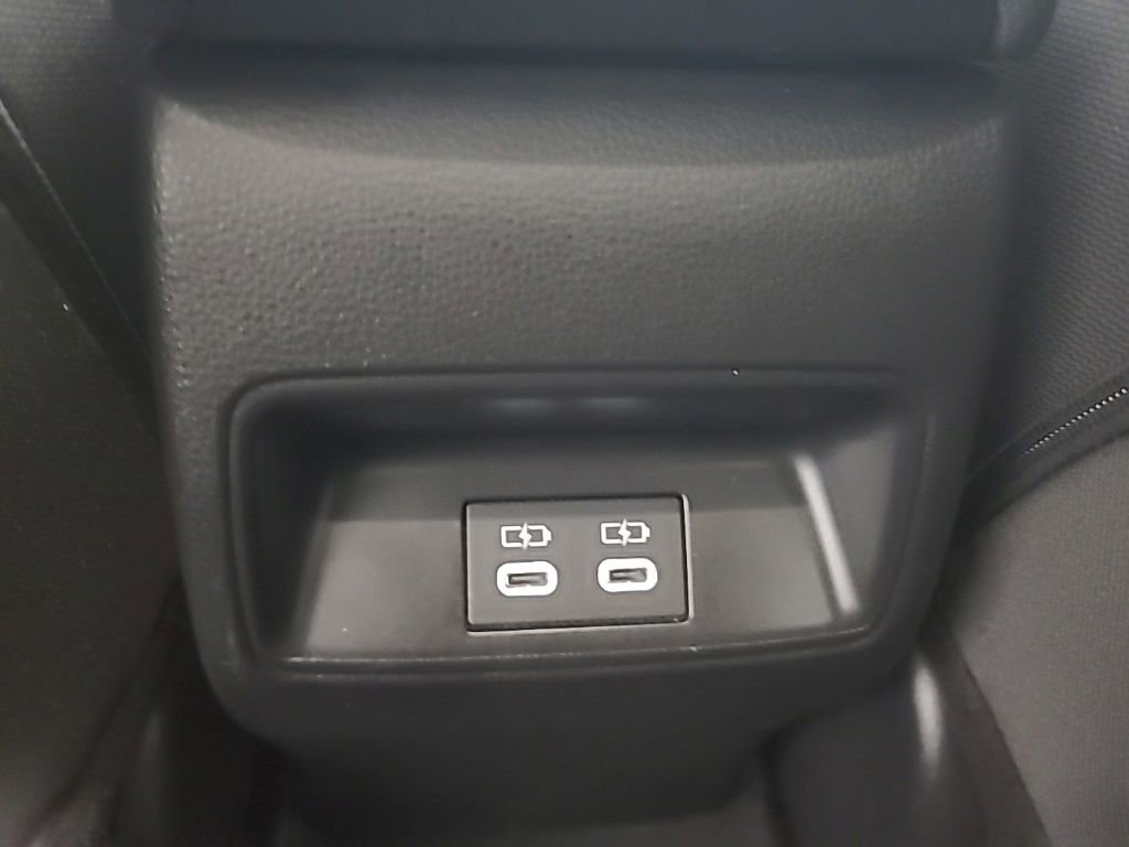 Used 2025 Toyota Corolla LE image 22