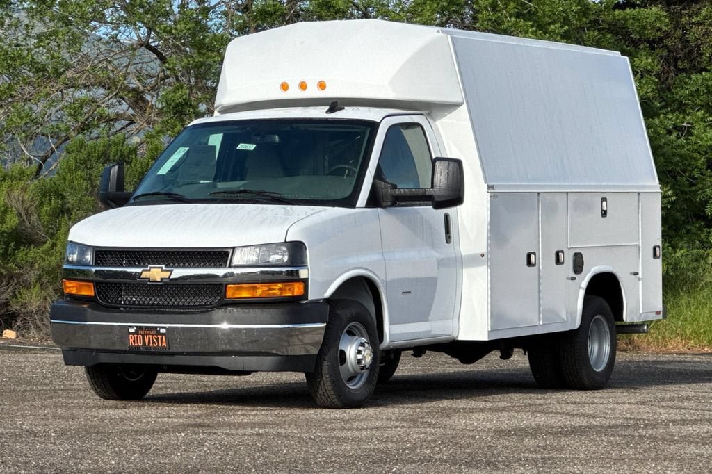 New 2026 Chevrolet Express 3500 w/ Power Convenience Package RWD image 8