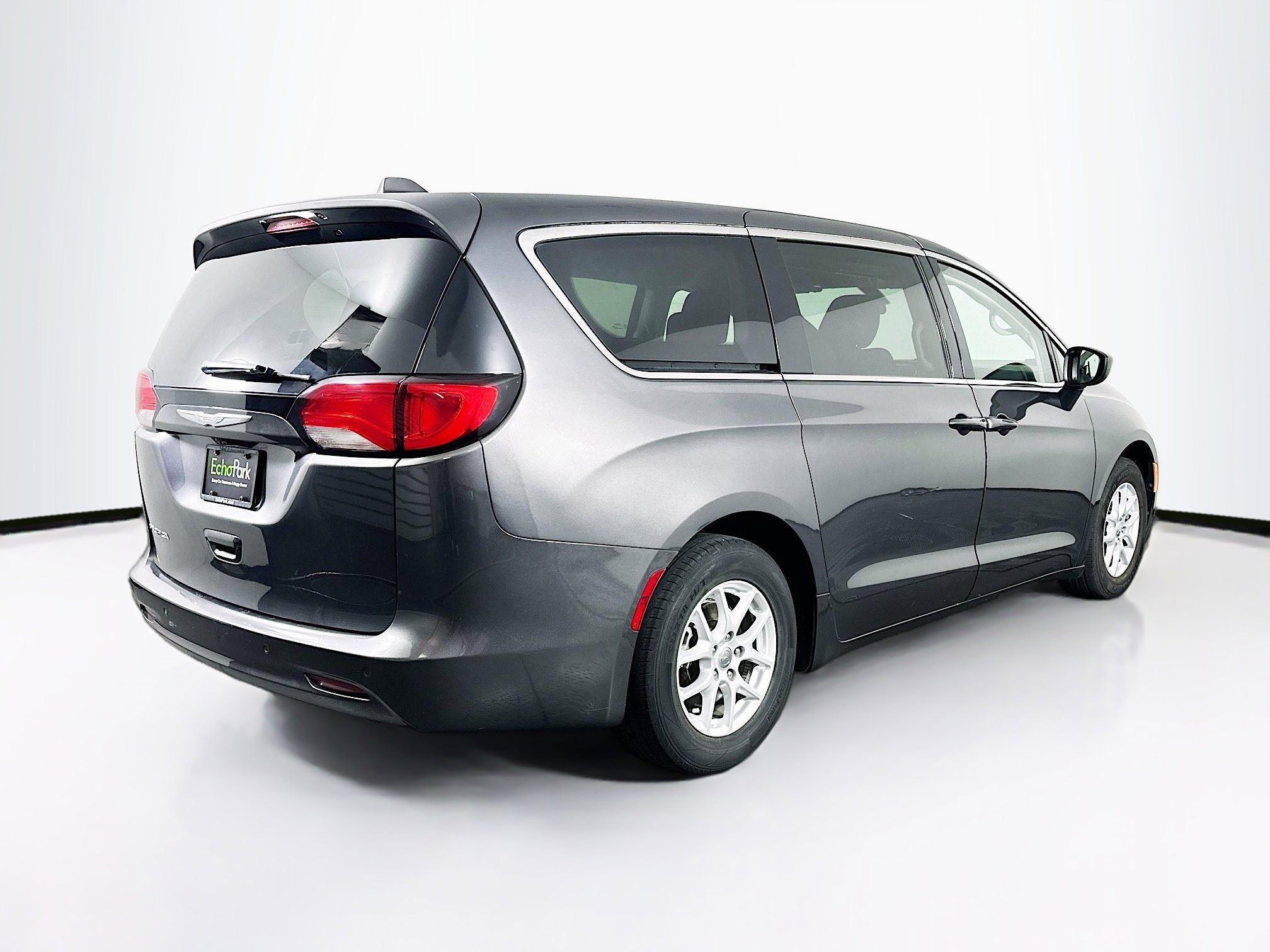 Used 2018 Chrysler Pacifica LX FWD image 9