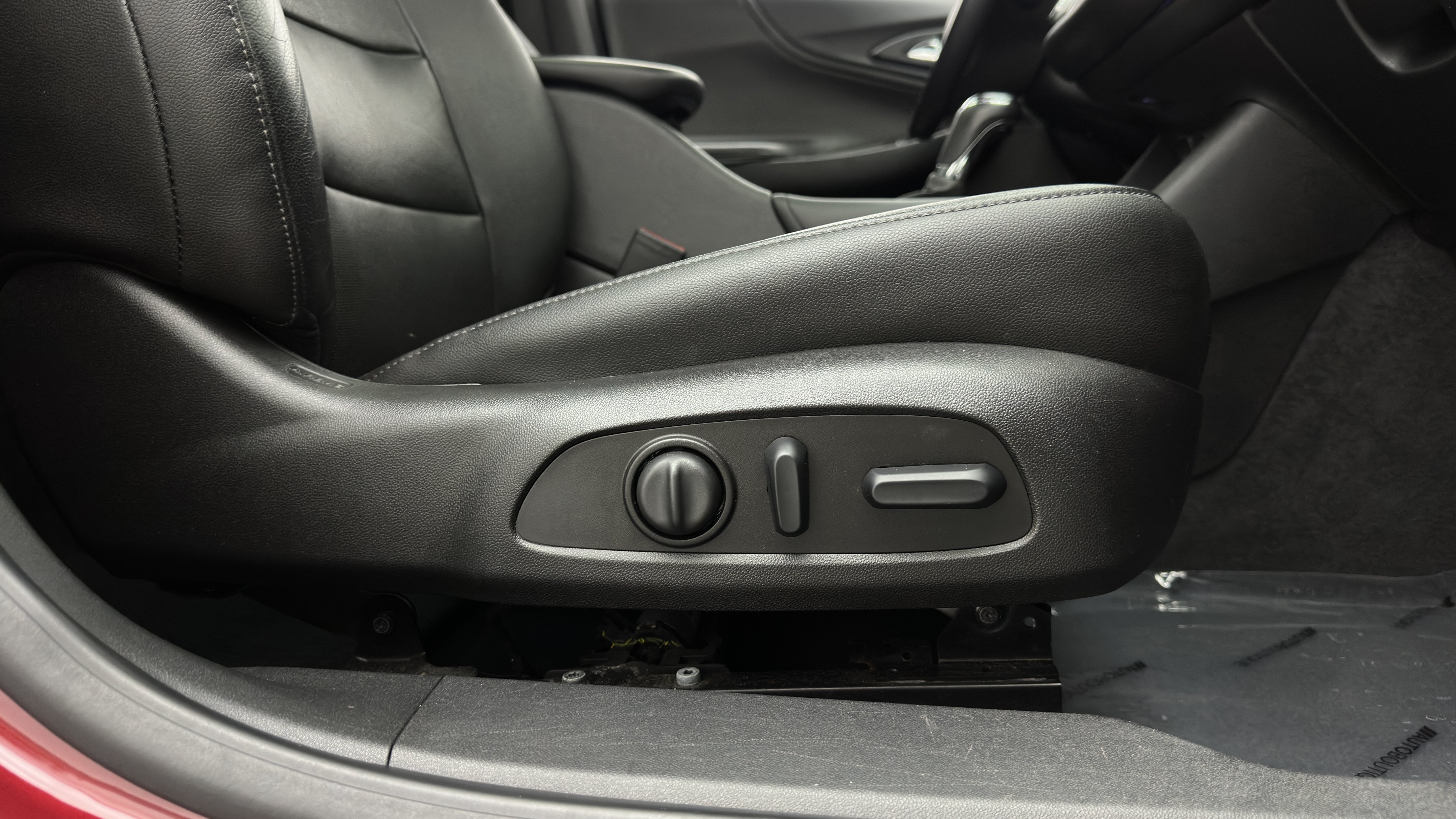 Used 2018 Chevrolet Malibu Premier w/ Premier Sun and Wheel Package FWD image 38
