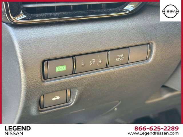 Used 2023 Nissan Sentra SV w/ SV Premium Package FWD image 17