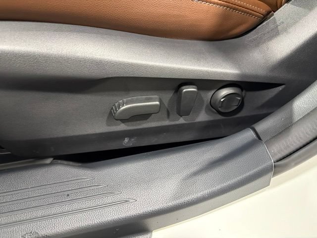 Used 2022 Subaru Outback Touring XT AWD/4WD image 13
