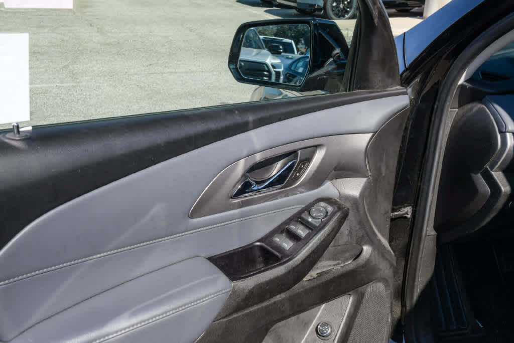 Used 2019 Chevrolet Traverse LT FWD image 27