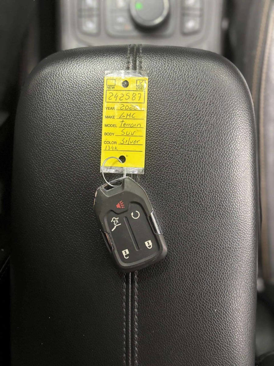 Used 2020 GMC Terrain SLT w/ Preferred Package image 41