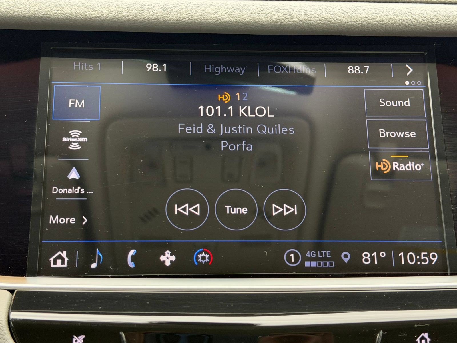 Used 2022 Cadillac XT5 Premium Luxury FWD image 16