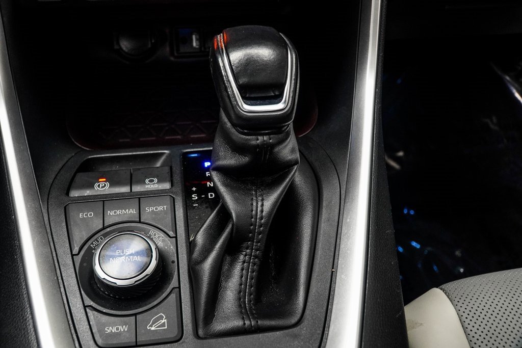 Used 2019 Toyota RAV4 Limited image 18