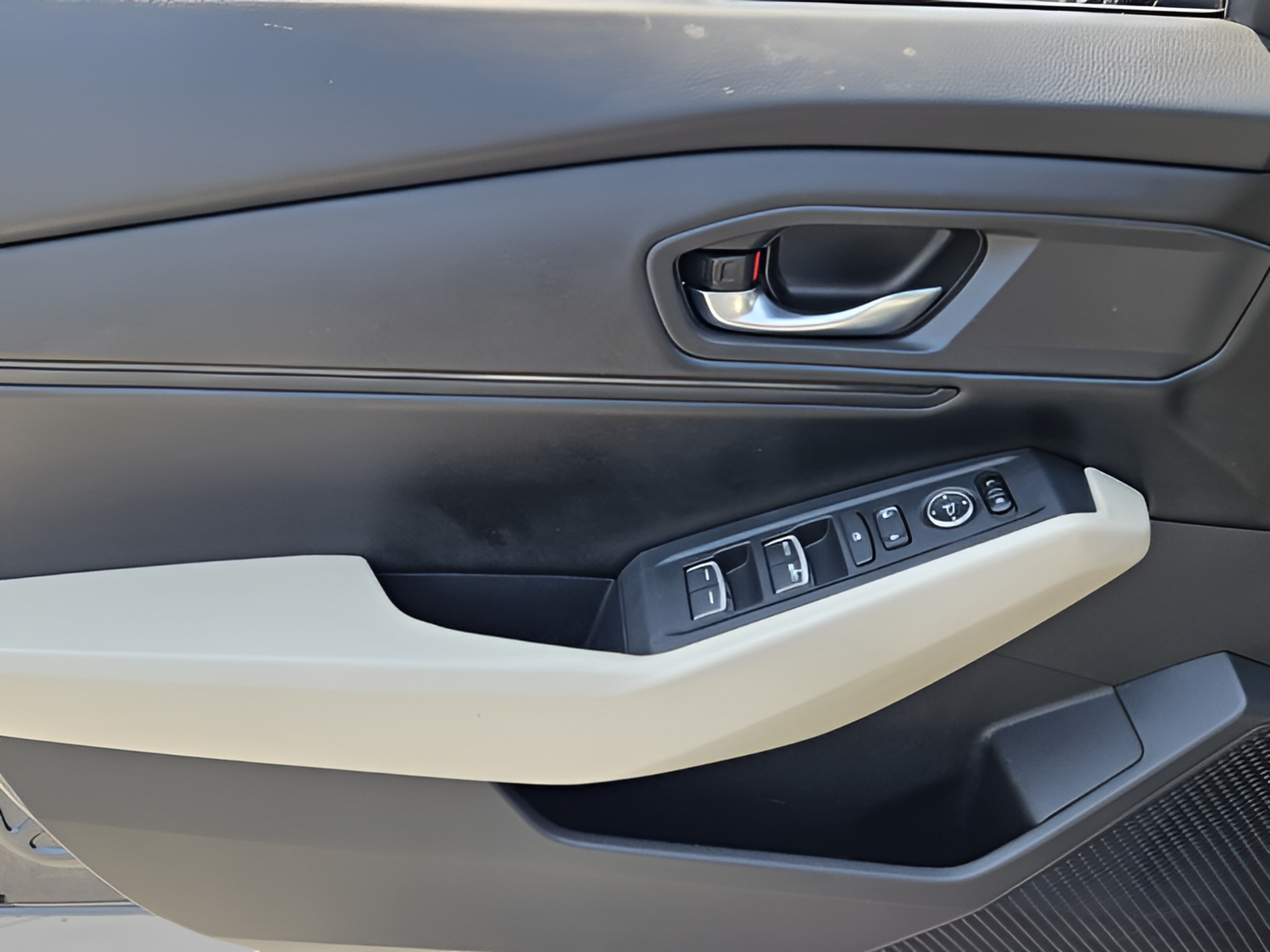 Used 2023 Honda Accord EX image 12