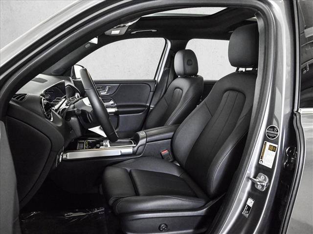 Certified 2026 Mercedes-Benz GLB 250 4MATIC w/ Sun & Sound Package image 18