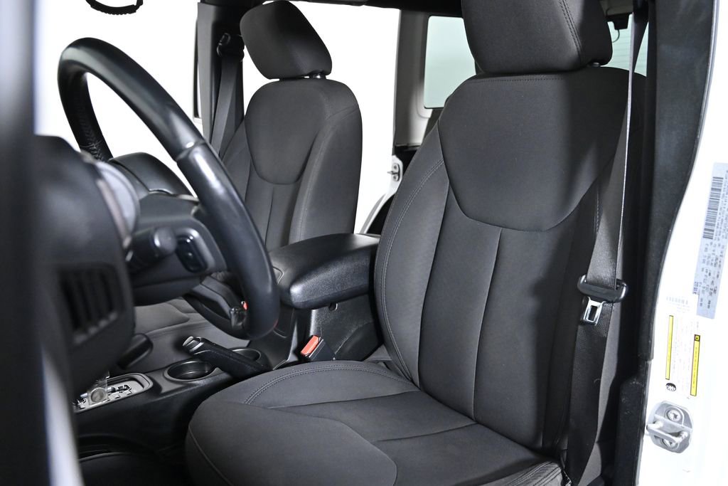 Used 2018 Jeep Wrangler Unlimited Sport S image 19