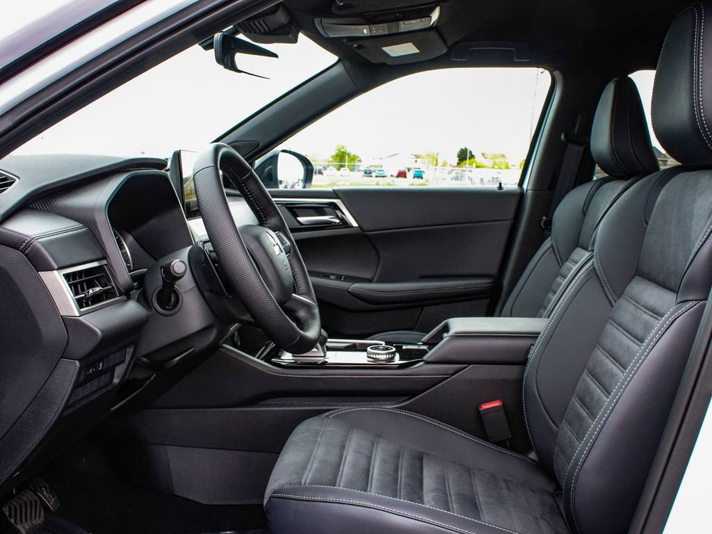 New 2026 Mitsubishi Outlander LE AWD/4WD image 31