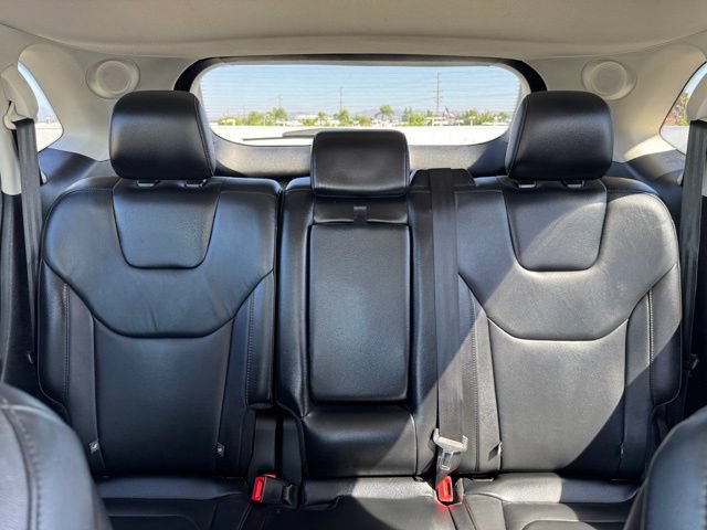 Used 2016 Ford Edge Titanium FWD image 19