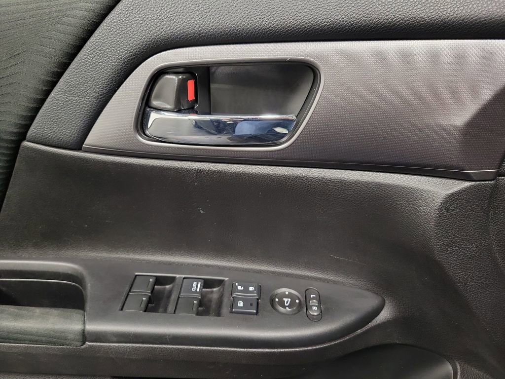 Used 2015 Honda Accord LX image 18