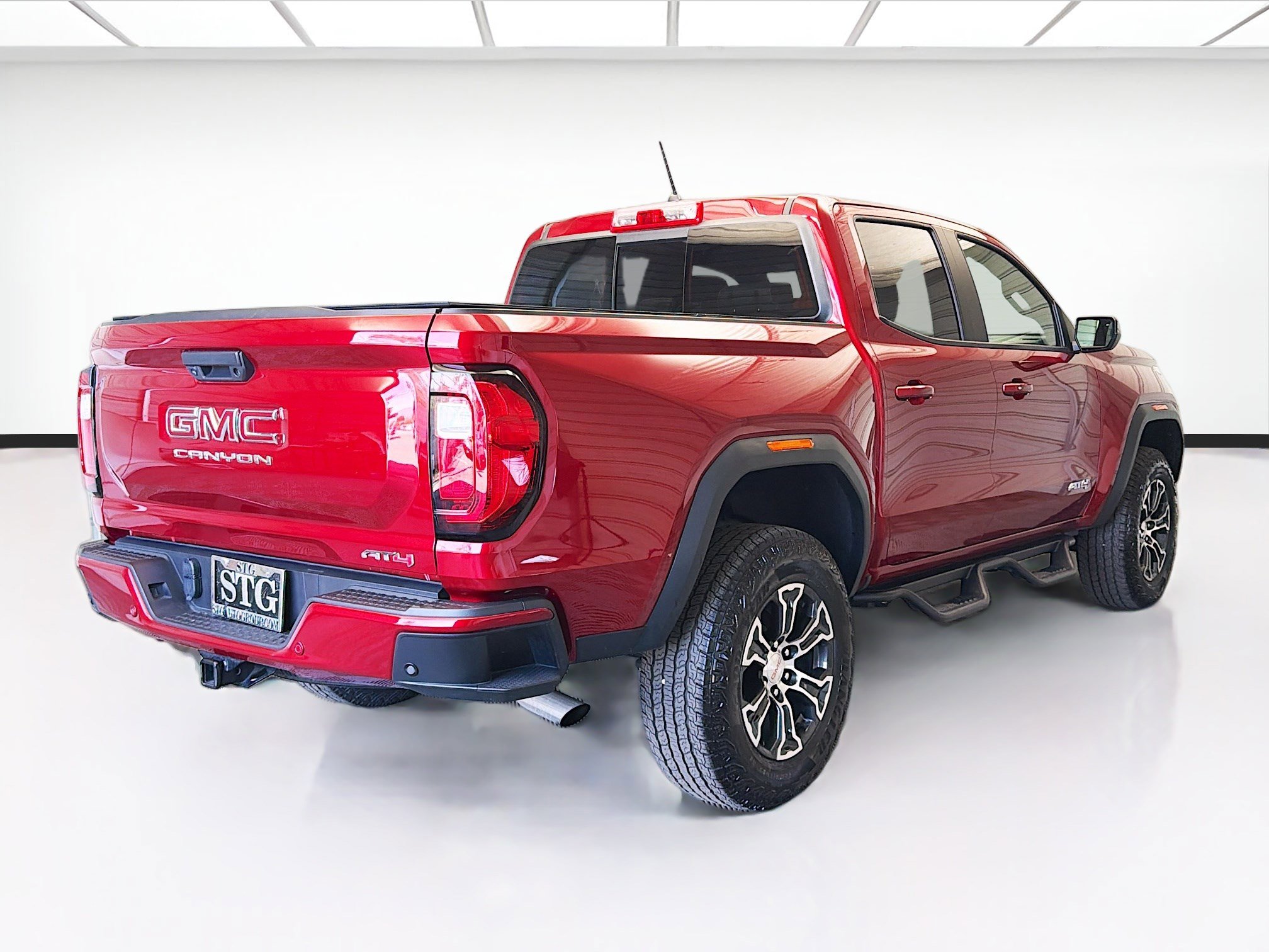 Used 2023 GMC Canyon AT4 w/ Canyon Safety Plus Package image 4