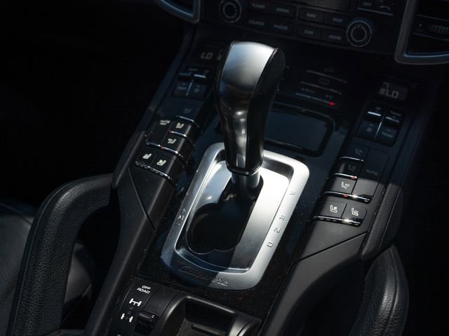 Certified 2017 Porsche Cayenne Platinum Edition AWD/4WD image 27