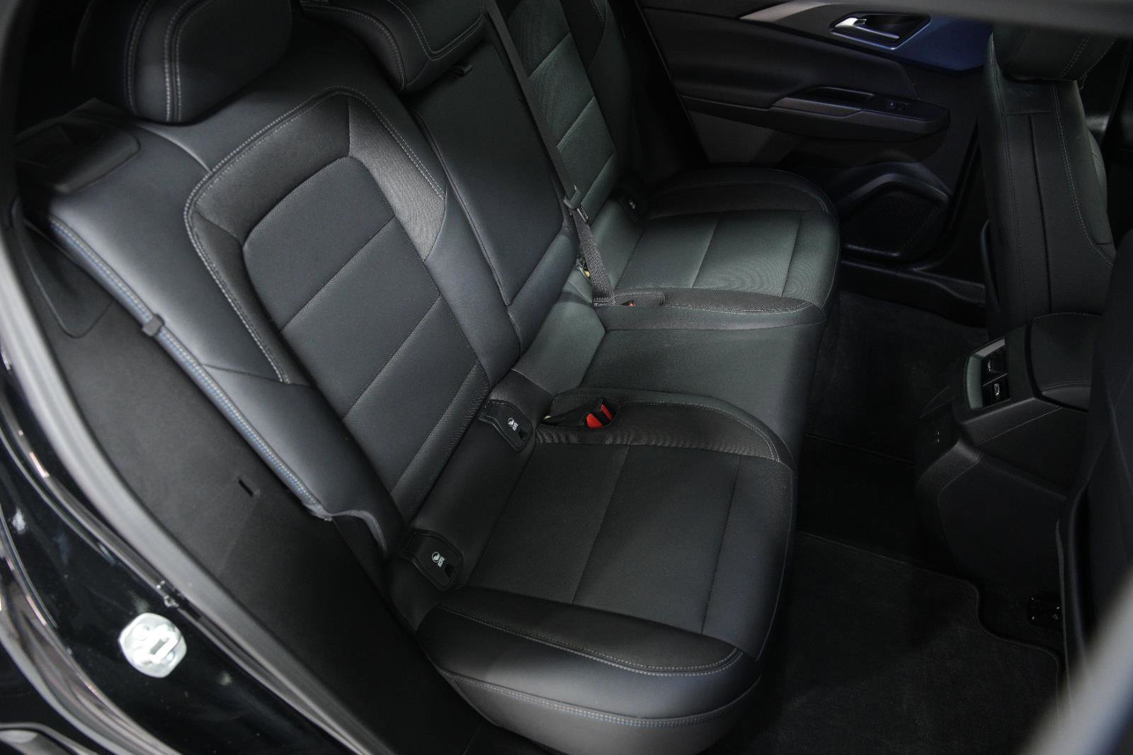 Used 2024 Chevrolet Equinox EV LT image 15