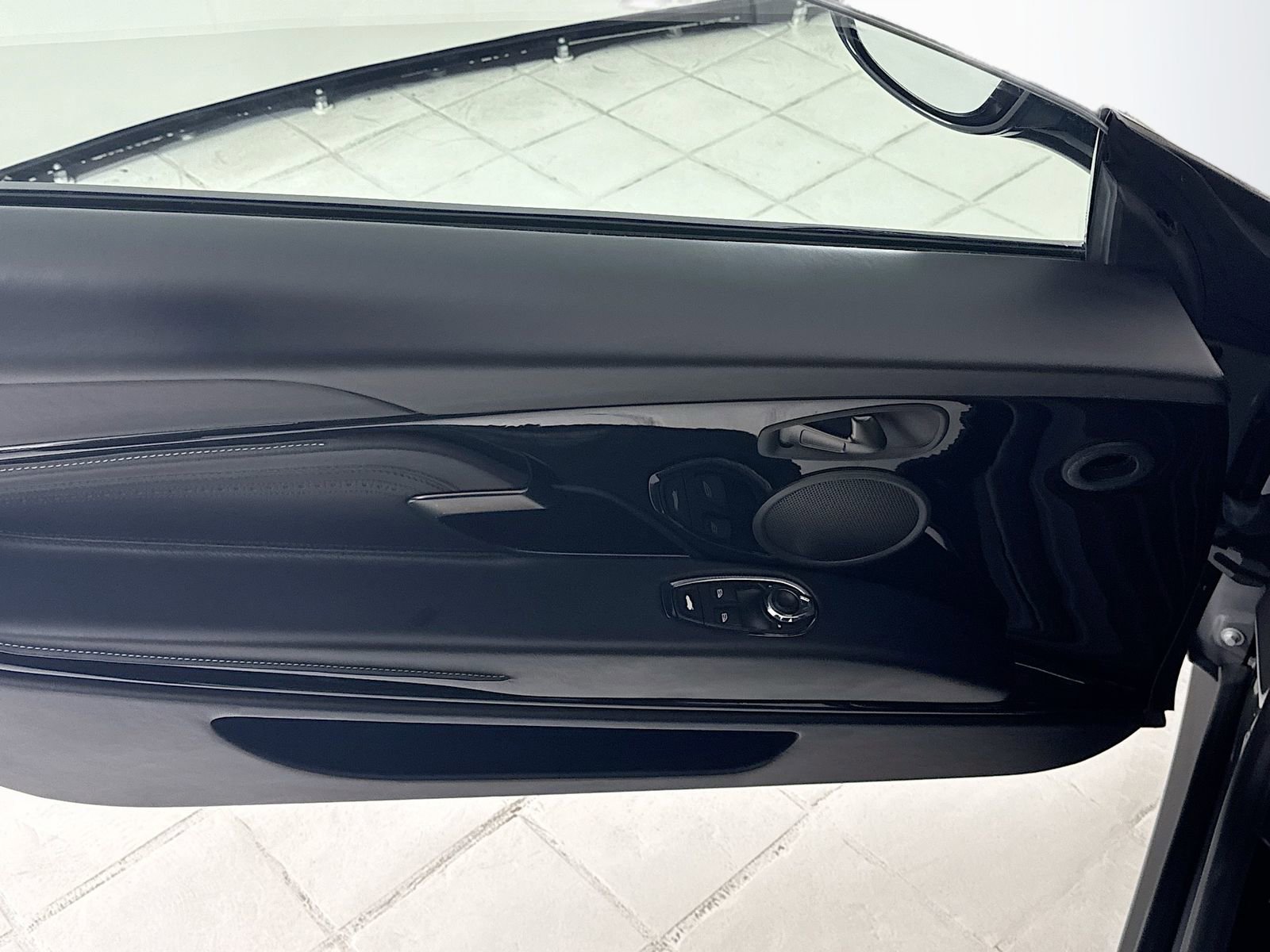 Used 2022 Aston Martin DB11 Coupe image 16