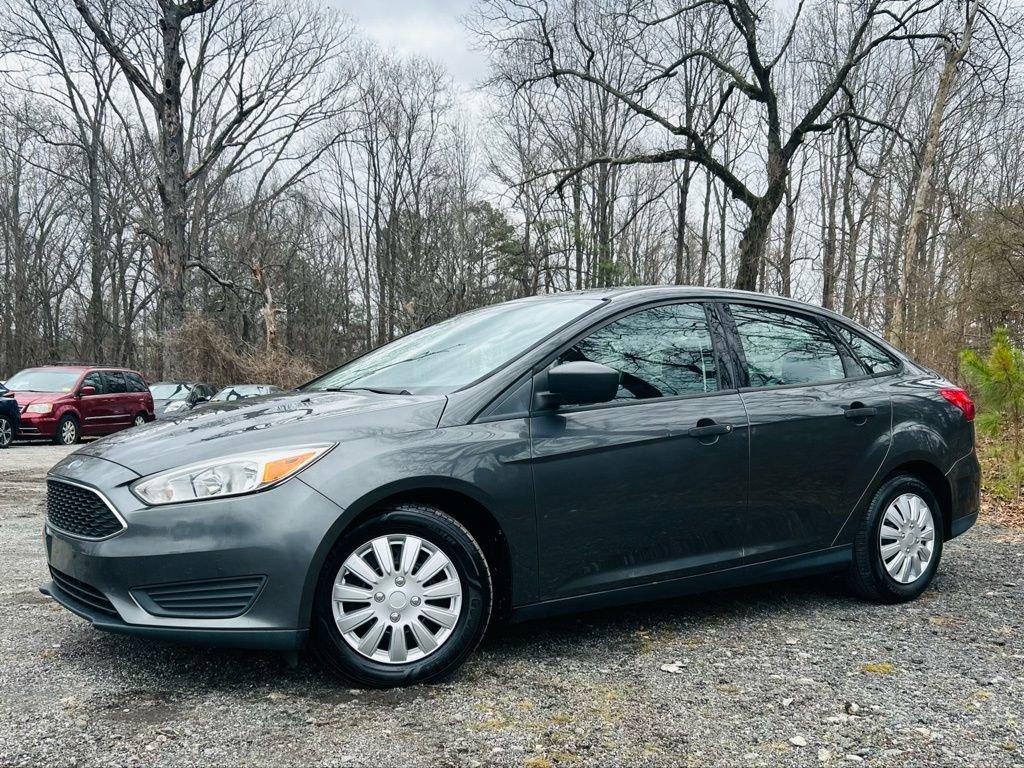 Used 2018 Ford Focus S image 3