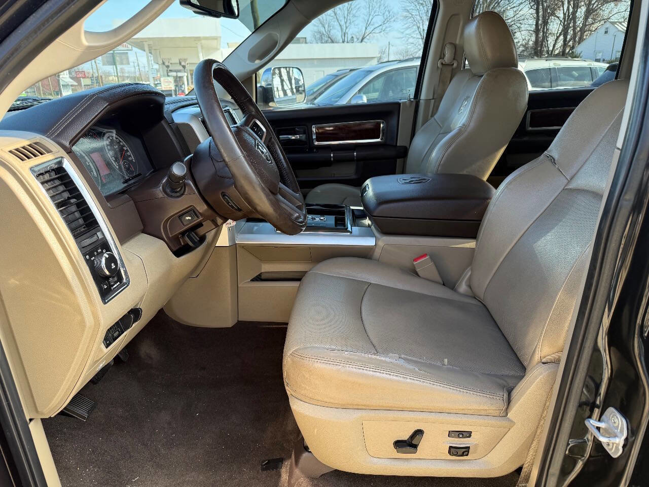 Used 2011 RAM 1500 Laramie image 8