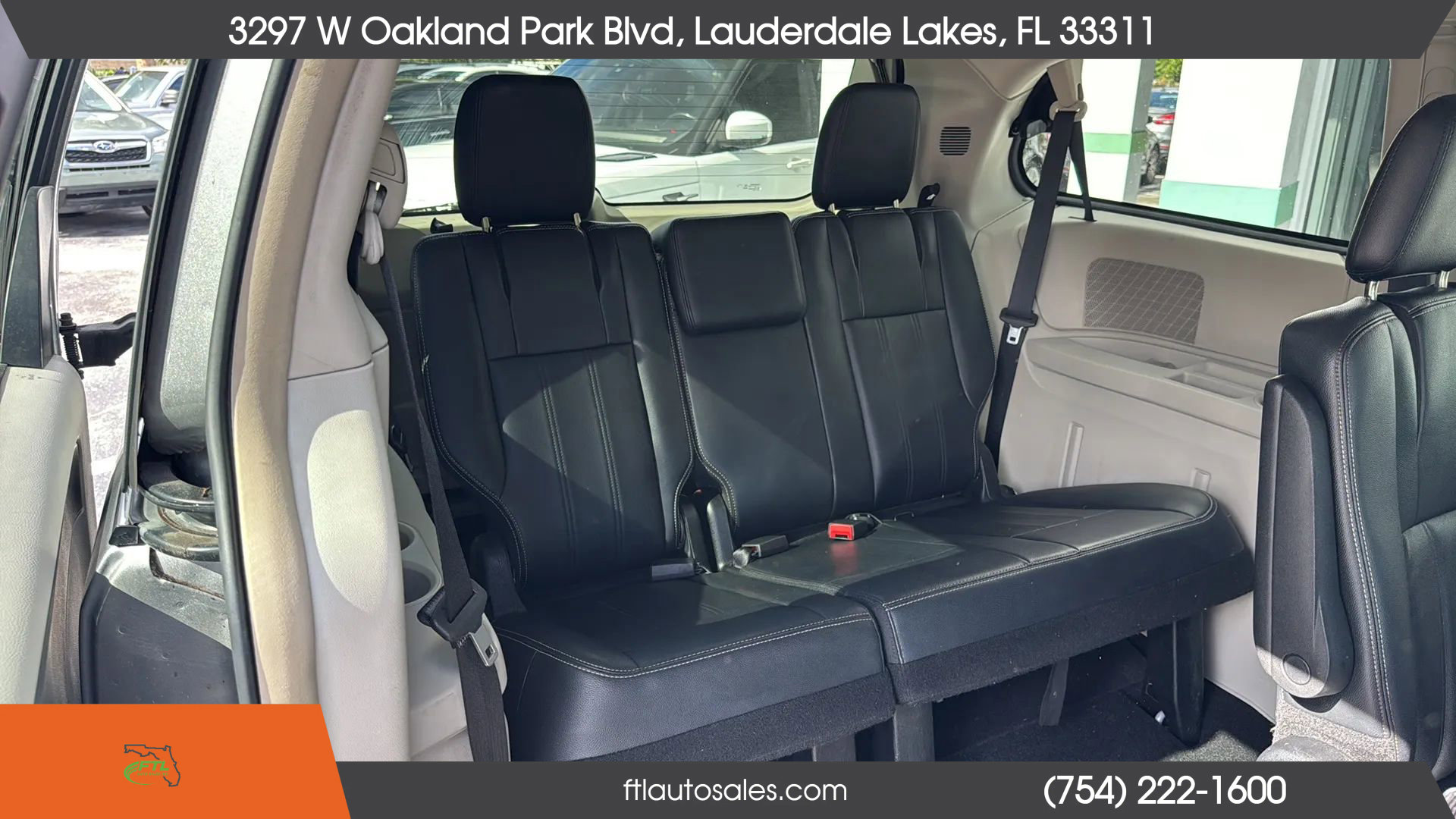 Used 2013 Chrysler Town & Country Touring image 24