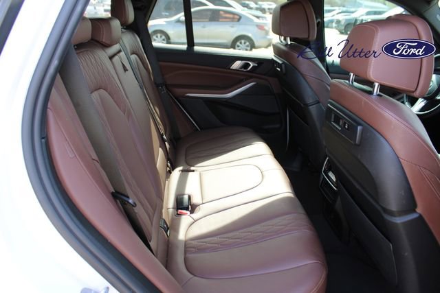 Used 2022 BMW X5 M50i image 13